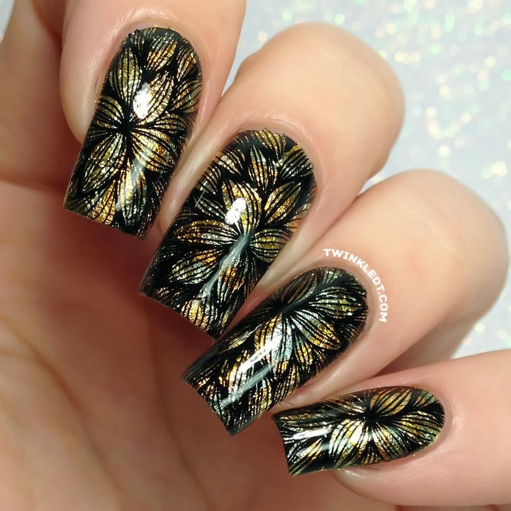 Rose gold + Grey 🌟 | Rose gold nail art, Rose gold nails, Gold nail art
